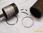 Inspection des chemises, pistons et segments sur un moteur Billancourt de Renault 4 => Pistons et segments HS