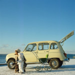 Renault 4 à la plage - 1970's