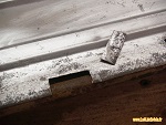 Découpe d'un trou lié à la corrosion sur une banquette arrière de 4L