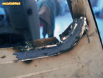 Réparation de la baie de pare-brise sur une Renault 4 fourgonnette F4