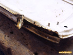 Découpe d'une corrosion perforante du girafon - 4L fourgonnette F4