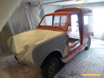 Préparation de la carrosserie d'une Renault 4 F4 pour apprêtage (protection garage + dégraissage à l'essence F)