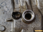Dépose du joint d'étanchéité de la cloche d'embrayage - Renault 4 moteur Cléon