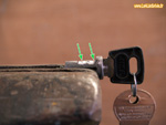 Modification d'un barillet de Renault 4 - Limage des goupilles dépassantes