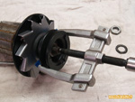 Dépose de la poulie sur une dynamo de Renault 4L
