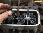 Dépose tige culbuteur Renault 4 moteur Billancourt