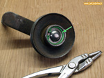 Dépose du circlip de couvercle des roulements de galet tendeur - Courroie de pompe à eau - Renault 4