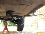 Réglage des barres de torsion avant d'une Renault 4L avec la clef SUS.311 et l'outil SUS.28